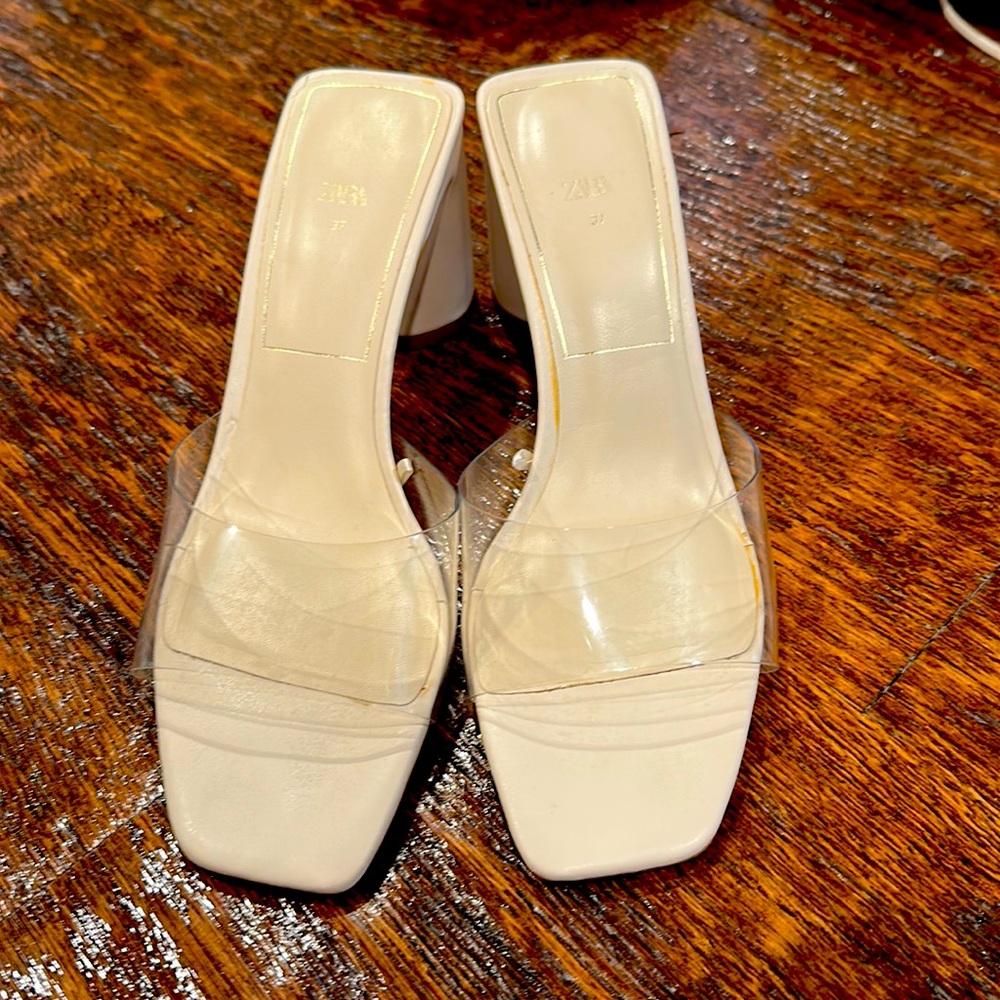 🧡SOLD🧡 Zara Vinyl Mule
